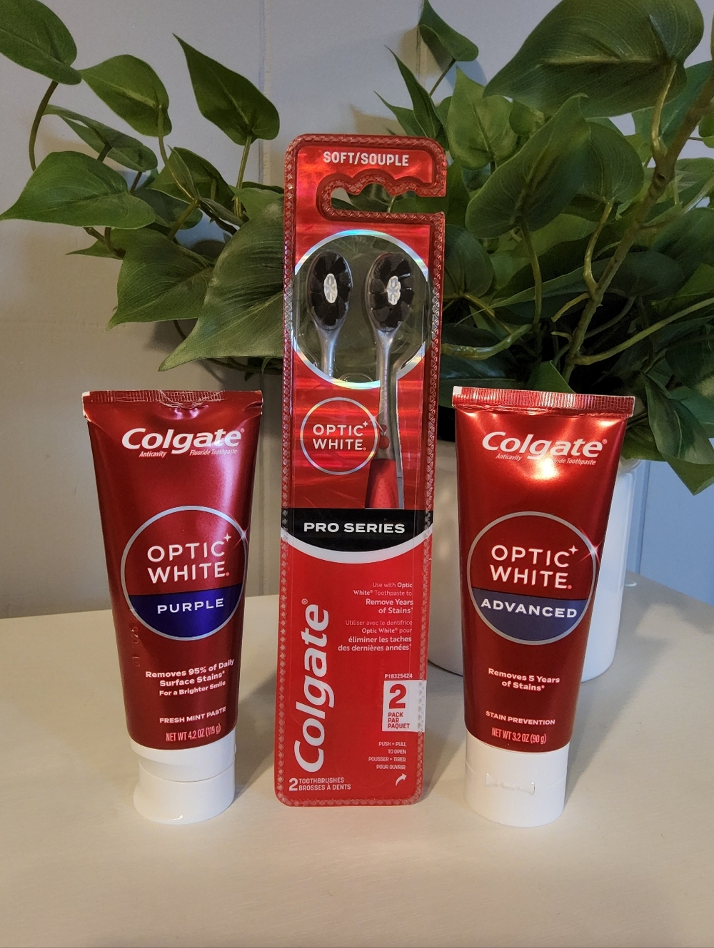 Colgate Optic White Toothpaste & Toothbrush Bundle